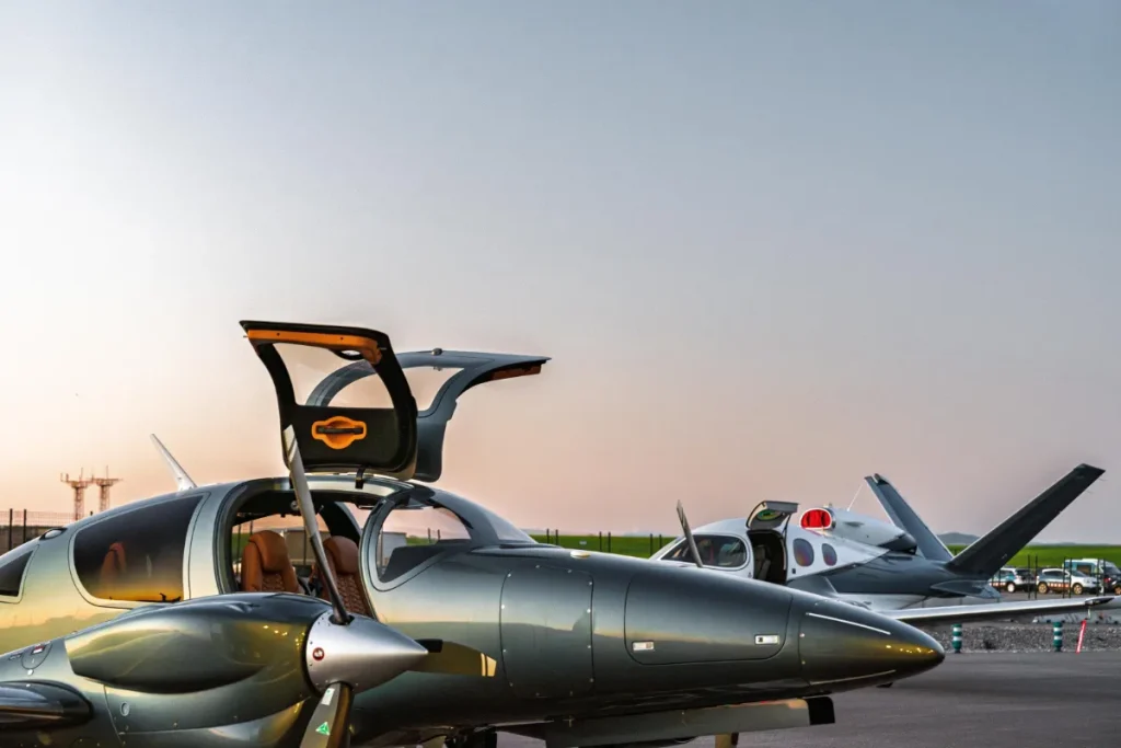 Cirrus Vision Jet and Diamond DA-40 aircraft supporting private aviation services